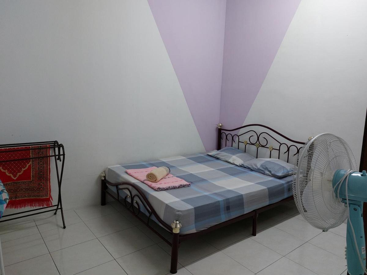 Pelangi Homestay Bota Екстериор снимка