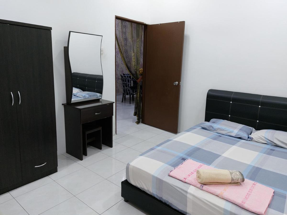 Pelangi Homestay Bota Екстериор снимка