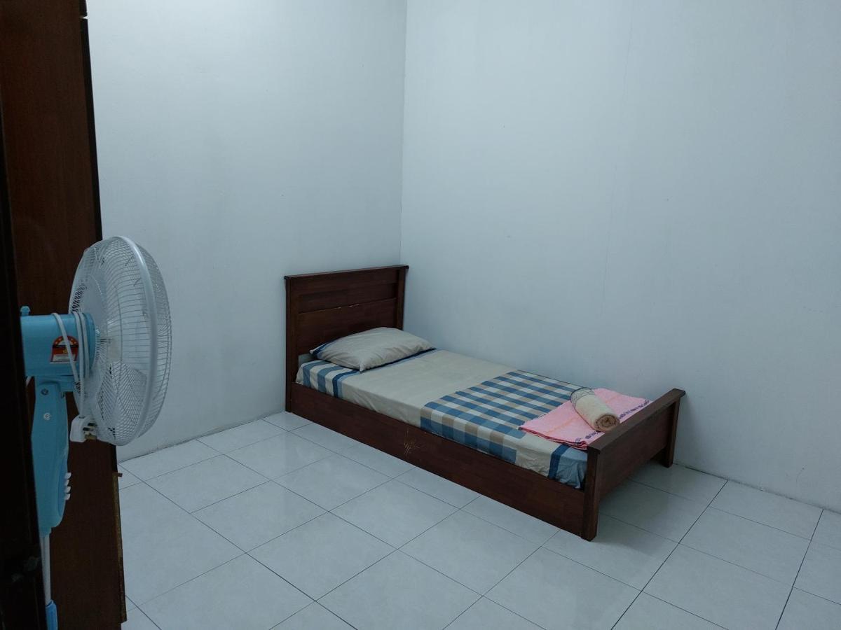 Pelangi Homestay Bota Екстериор снимка