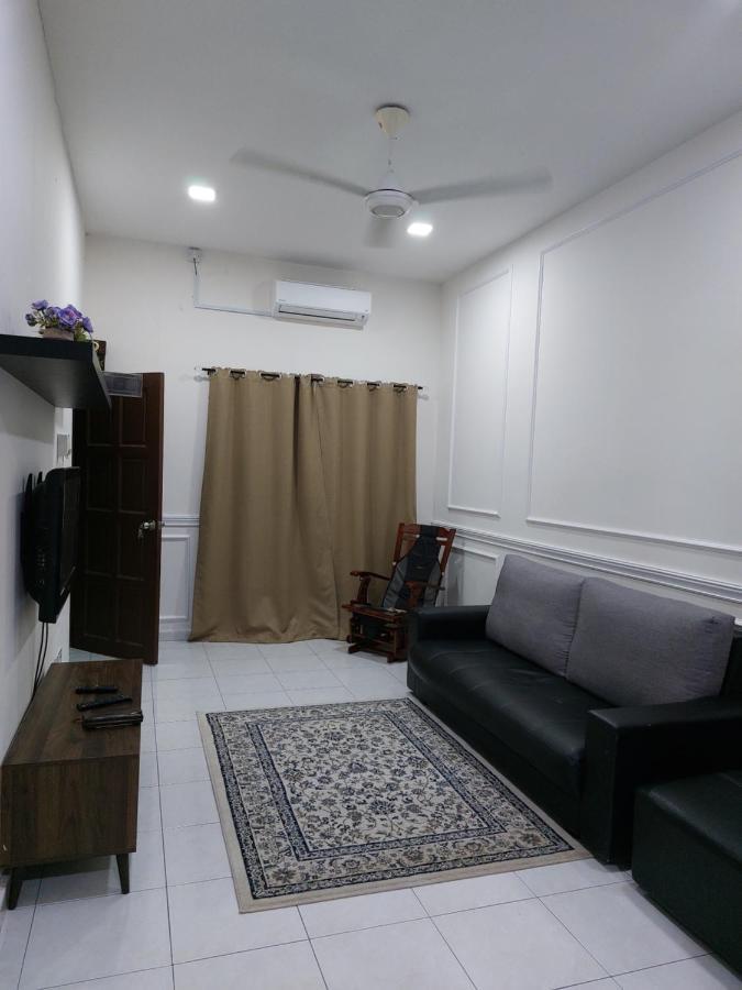 Pelangi Homestay Bota Екстериор снимка
