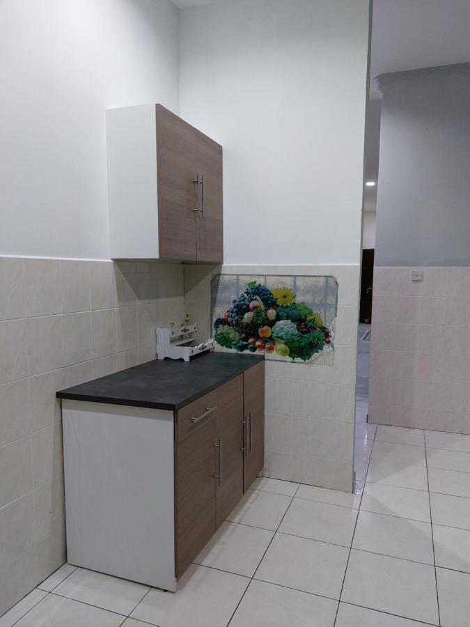 Pelangi Homestay Bota Екстериор снимка